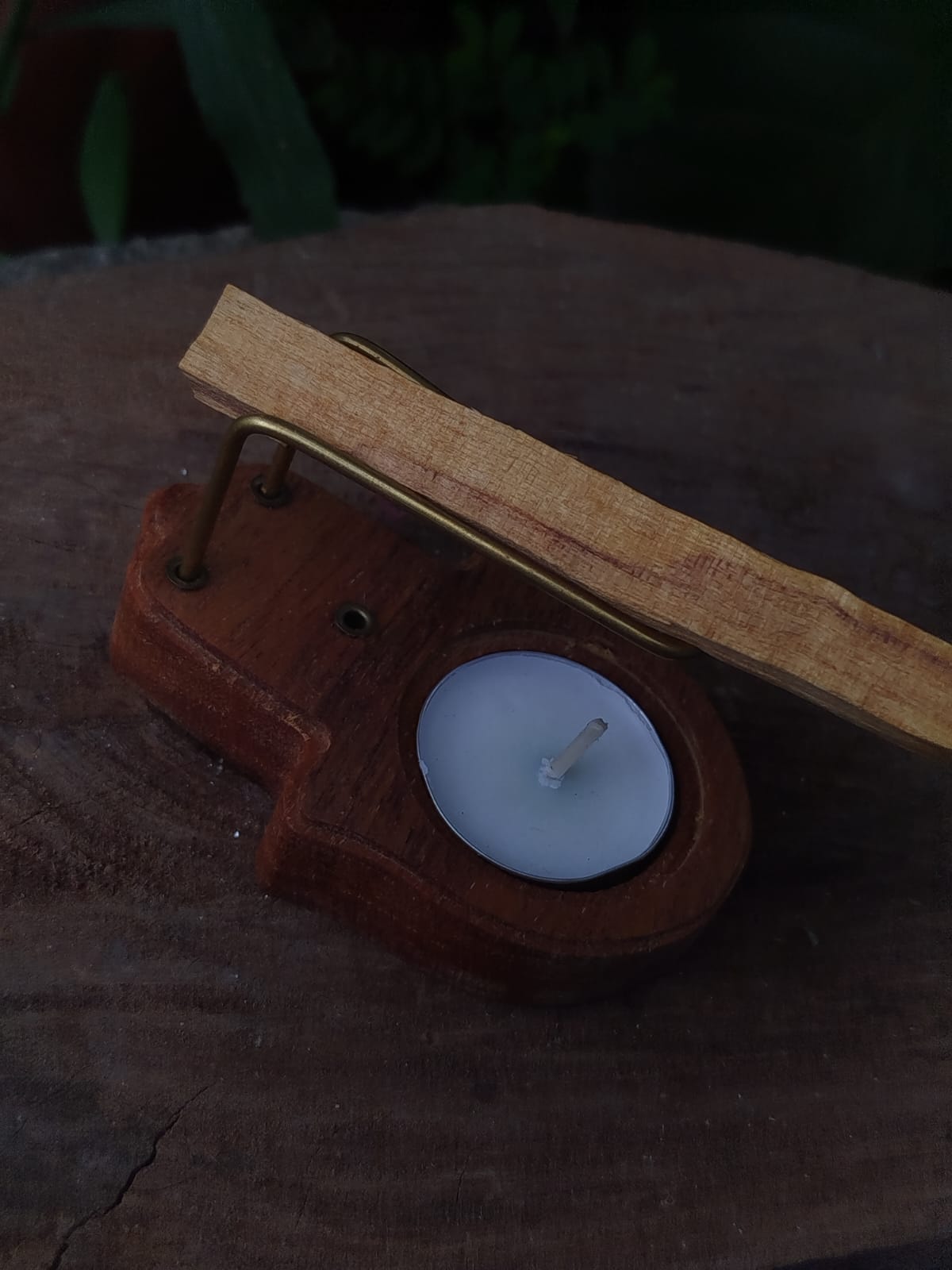 Incensário Versátil para Palo Santo e Varetas de Incenso - Mão de Fátima