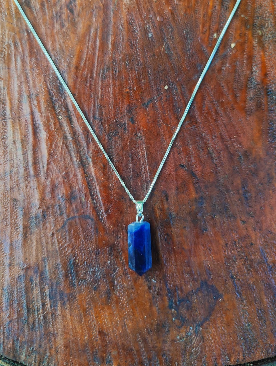 Colar de ponta de cristal de Sodalita -  Folheado a prata
