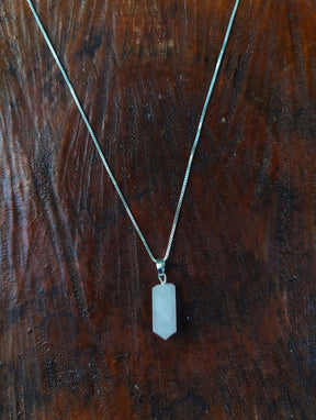 Colar de ponta de cristal de Quartzo Rosa -  Folheado a prata