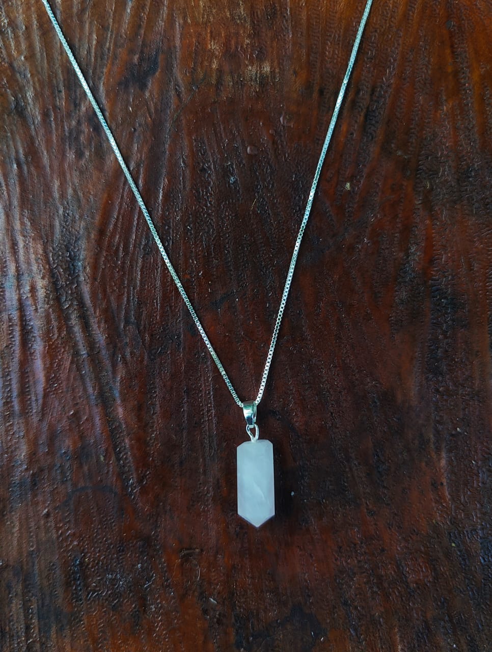 Colar de ponta de cristal de Quartzo Rosa -  Folheado a prata
