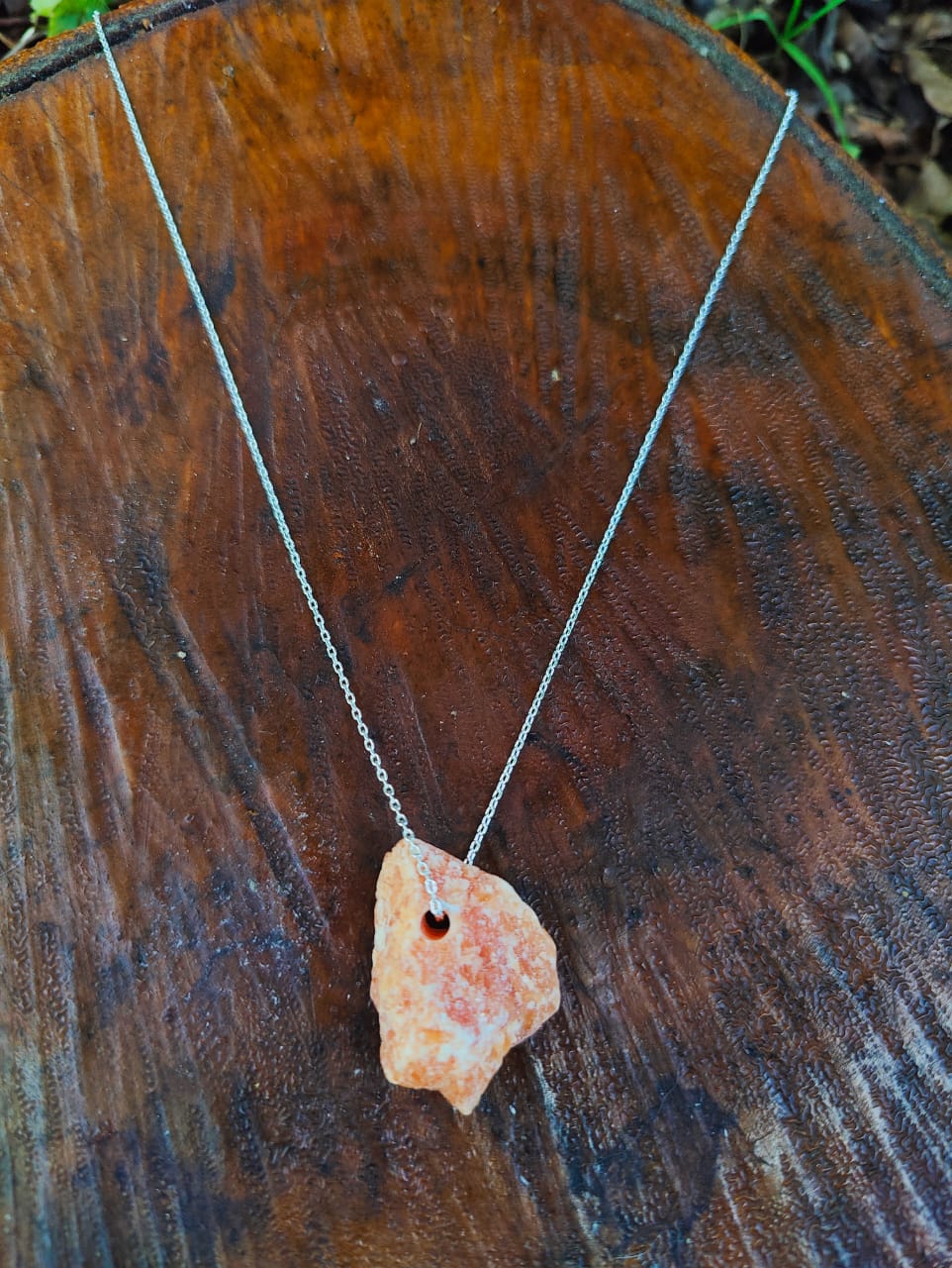 Colar com Pingente de Calcita Laranja - Folheado a prata