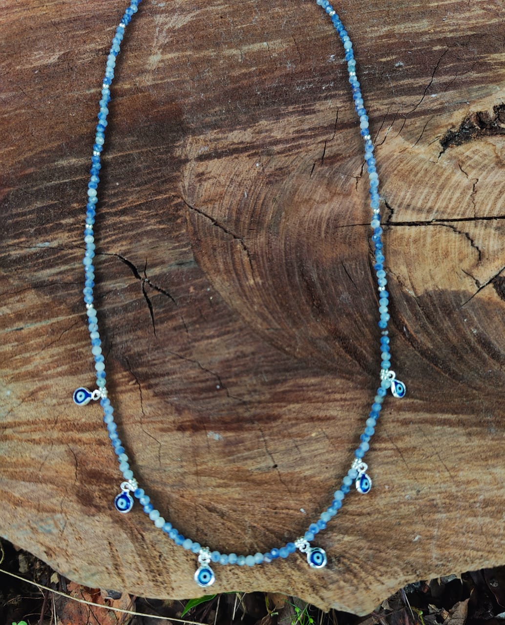 Choker de Sodalita Facetada com Corrente Folheada a Prata